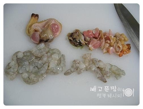 시원하고 진한 국물맛~ 순두부 미역국.