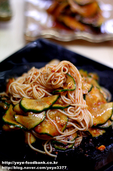 오이 비빔국수